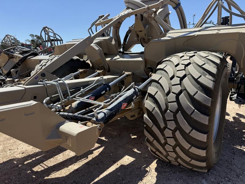 USED NDF Disc Planter 18m NF Contour Flex 375mm, SA650-E units